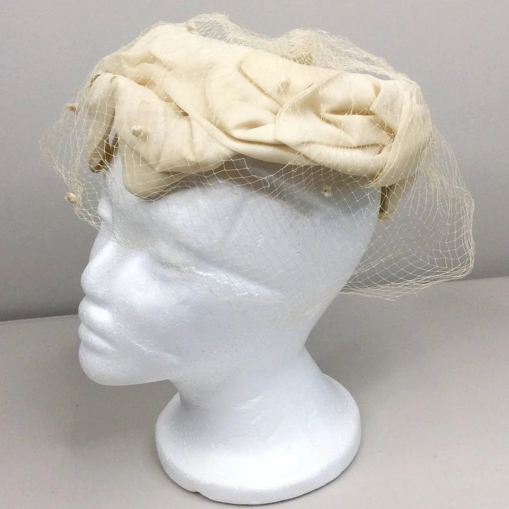 Vintage Women's Chiffon Pillbox Hat Lace Overlay Ruffled Ivory Cream 50s 60s